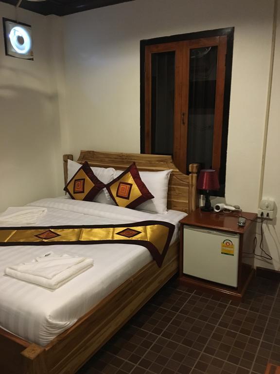 Central Backpacker Hostel Luang Prabang Exterior photo